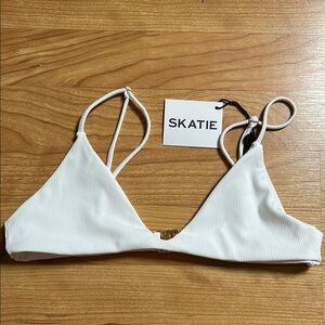 Skatie Ribbed White Bikini Top